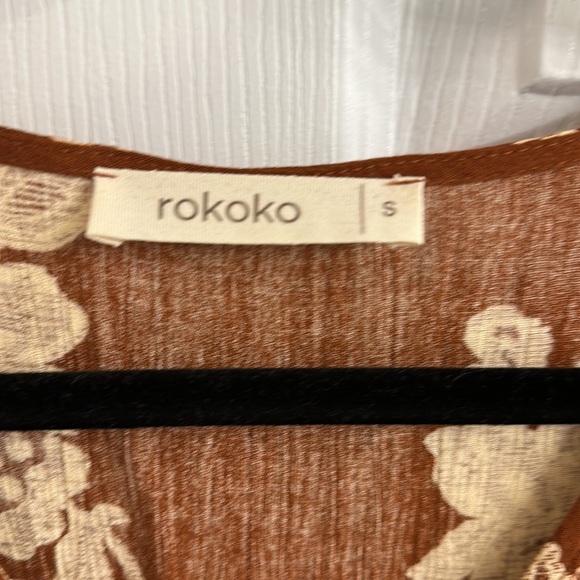 Rust Floral Maxi Dress with Flutter Sleeves - Picture 4 of 7